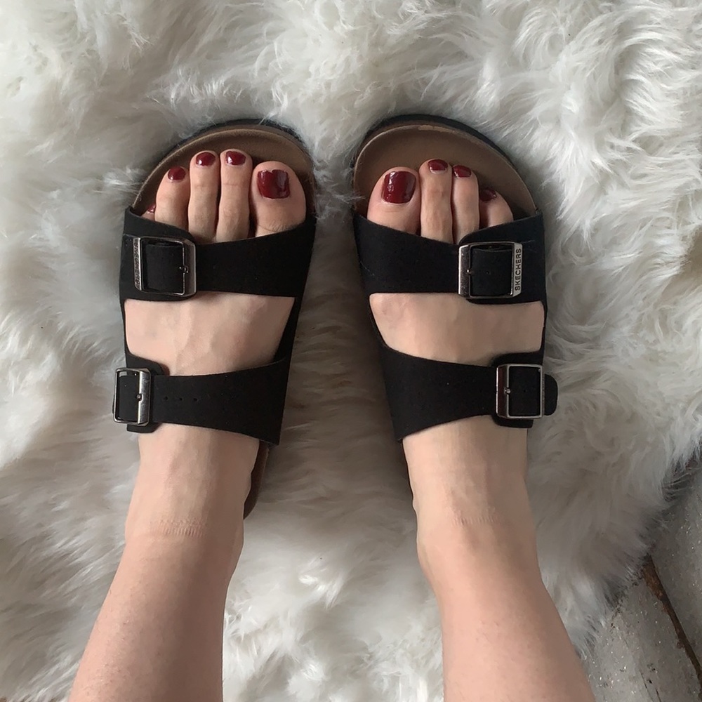 NWT Skechers Luxe Foam Relaxed Fit Sandal Black